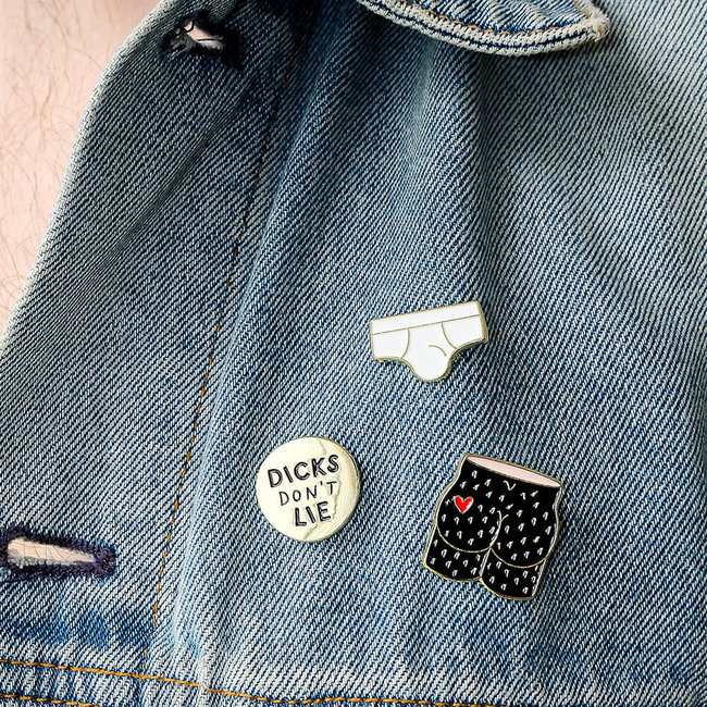 Dicks Don't Lie Pin Arty Farty - zwart