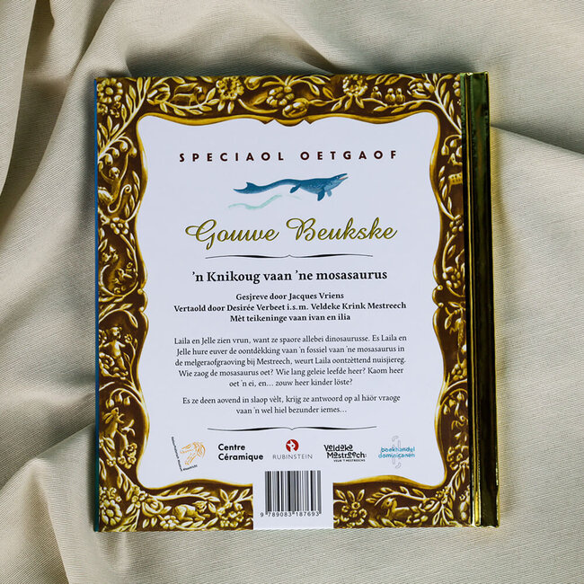 Jacques Vriens 'n knikoug vaan 'ne Mosasaurus