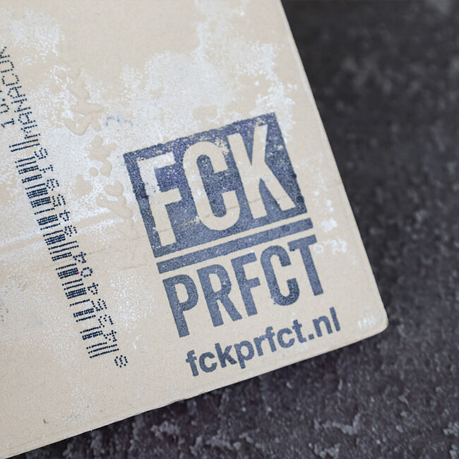 FCK PRFCT Tegeltje 'Vier 't leve' - wit