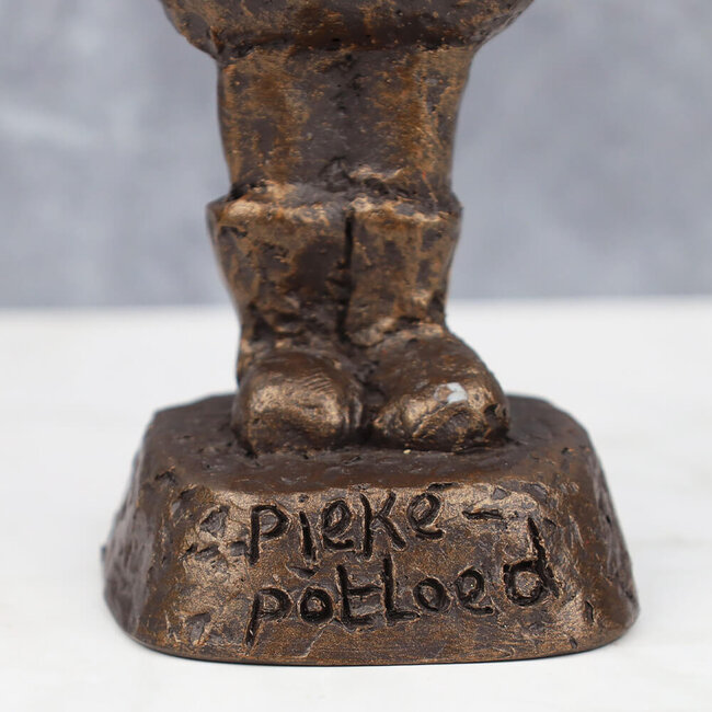 Stichting Pieke Potloed Pieke Potloed beeldje giethars