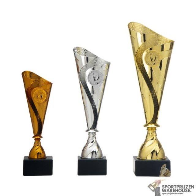 Beker in 3 kleuren met gravering Beker in 3 kleuren met gravering