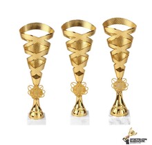 Sierlijke trofee van goud, in 3 hoogtes