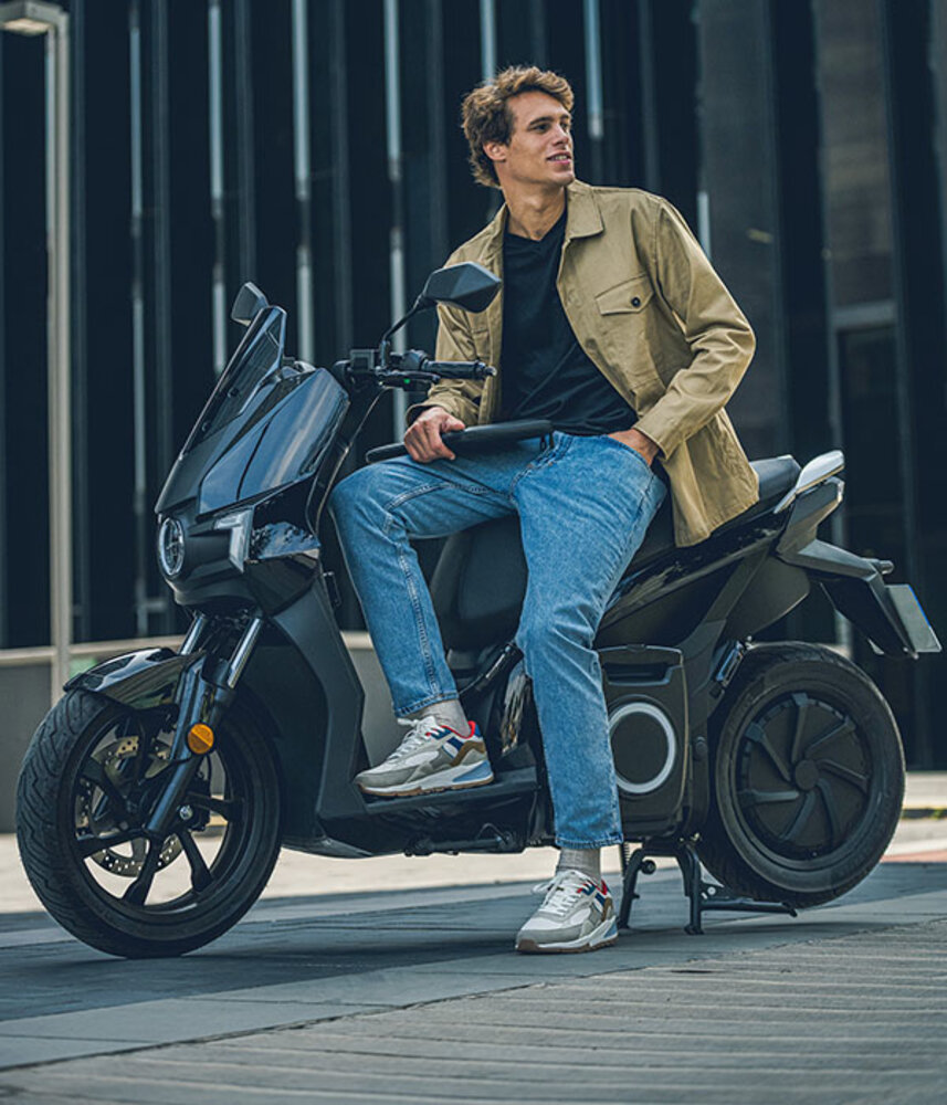 Silence Silence S01 Connected 95 km/u elektrische motorscooter Silence Silence S01 Connected 95 km/u elektrische motorscooter