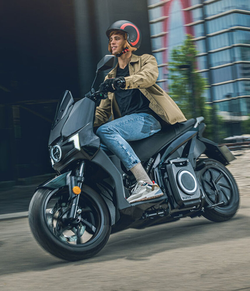 Silence Silence S01 Connected 95 km/u elektrische motorscooter Silence Silence S01 Connected 95 km/u elektrische motorscooter