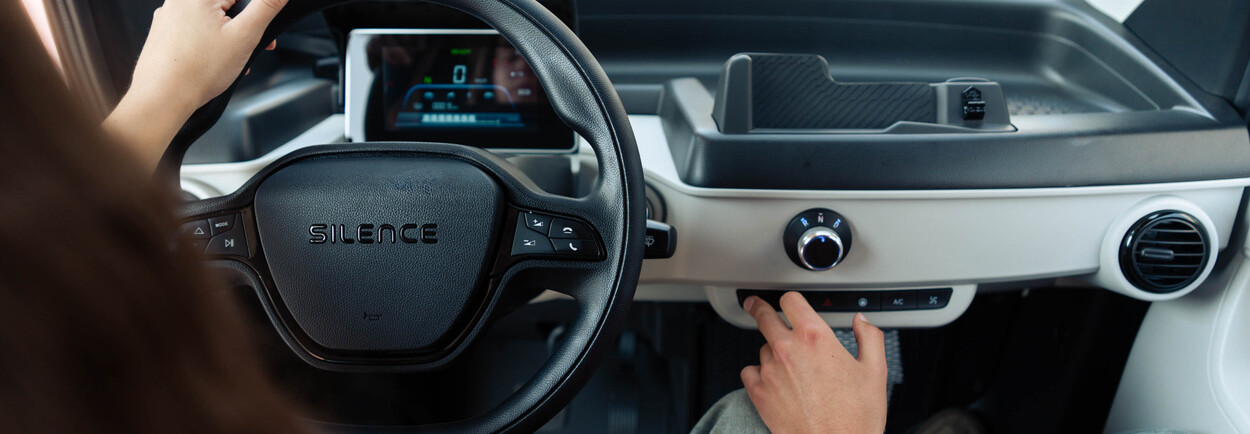 De Ultieme Stadsheld: Zo zet onze SILENCE S04 Unico de citycar markt op zijn kop