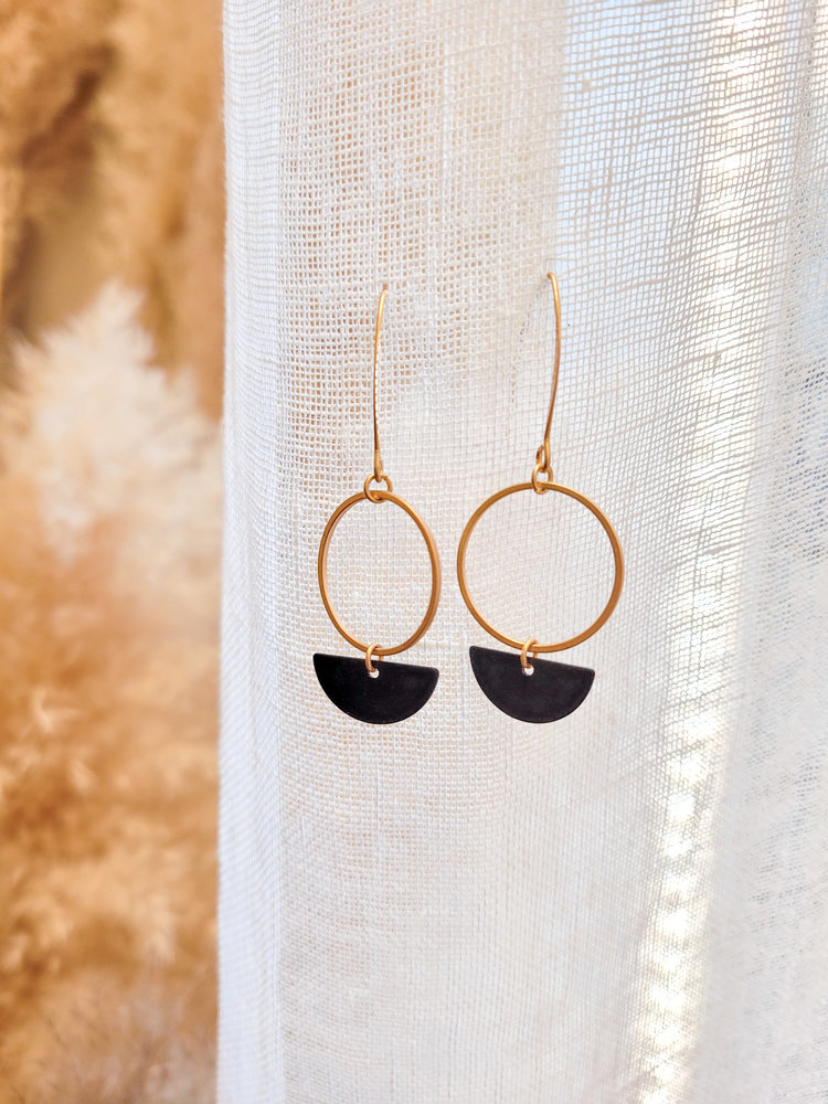 Handgemaakte juwelen Alies goud/zwart