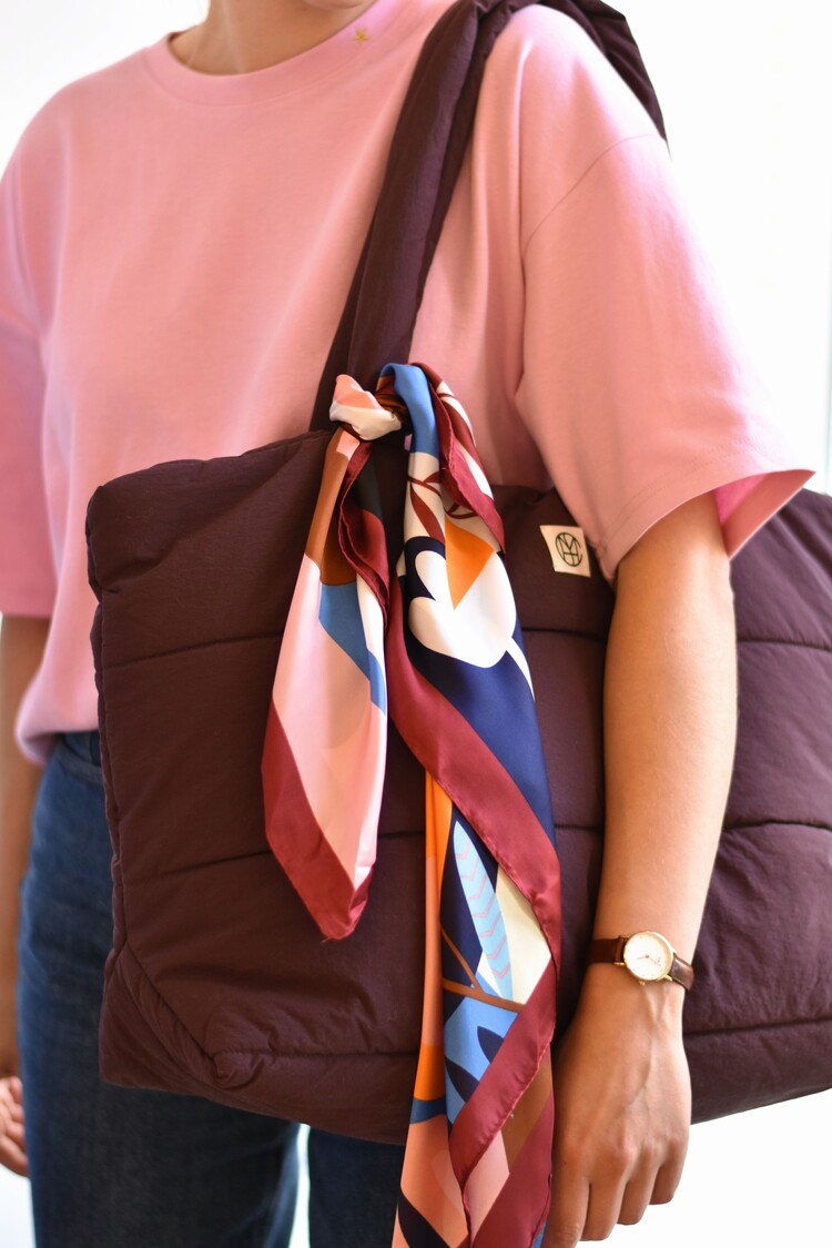 Sillie satin scarf - bordeaux rand