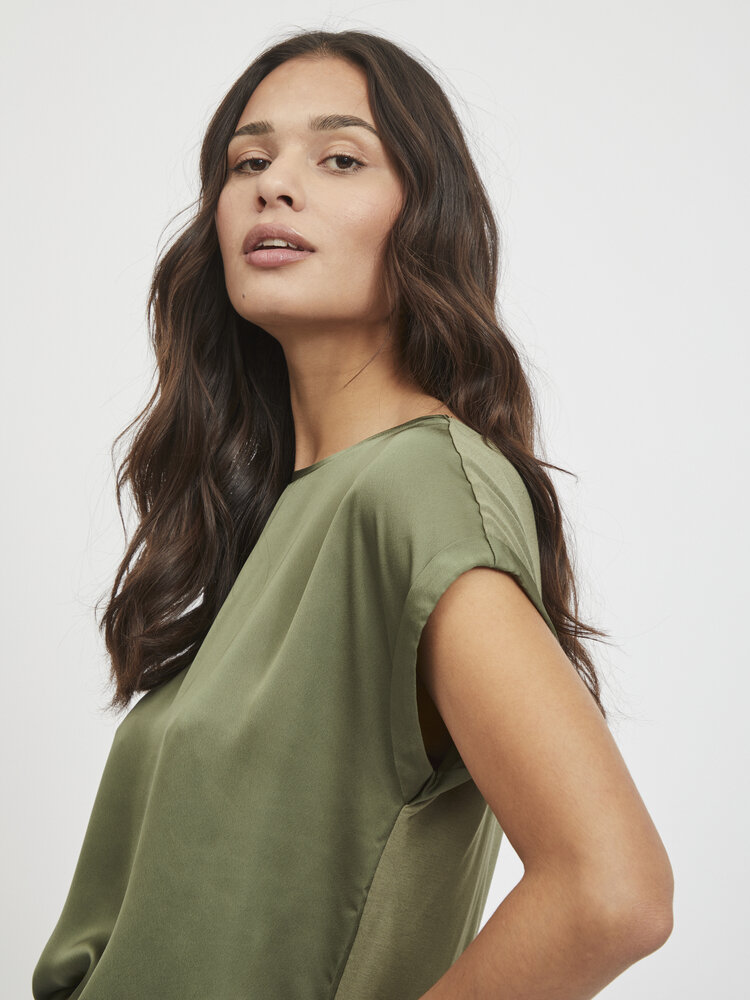 Vila Clothes viellette satin t-shirt - olive