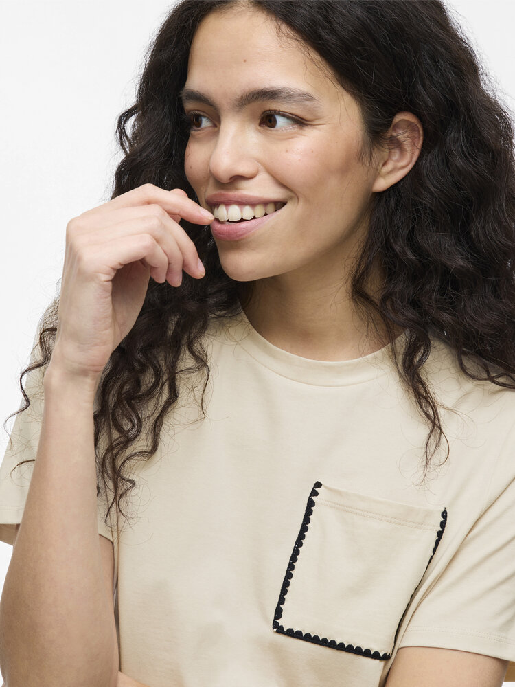 Vila Clothes vialbia pocket embroidery outline t-shirt