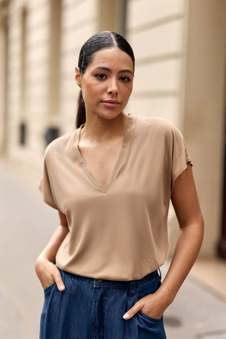 La petite étoile marcelina v-neck t-shirt - brown