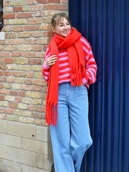 Loavies cuddle weather scarf - red