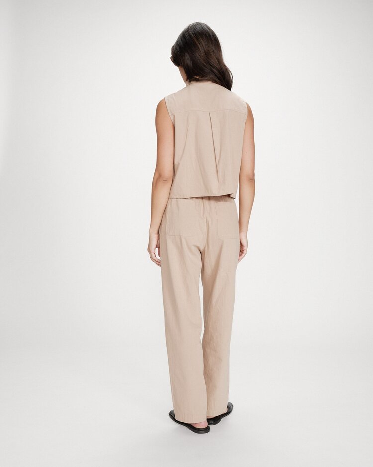 Grace & Mila vero sleeveless knot shirt - beige