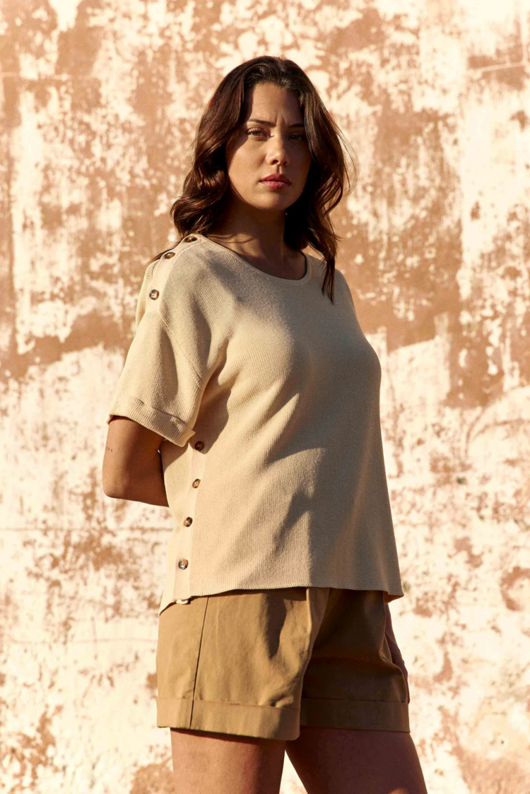 La petite étoile mau buttons deails sweater - beige