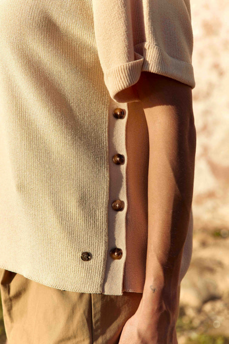 La petite étoile mau buttons deails sweater - beige