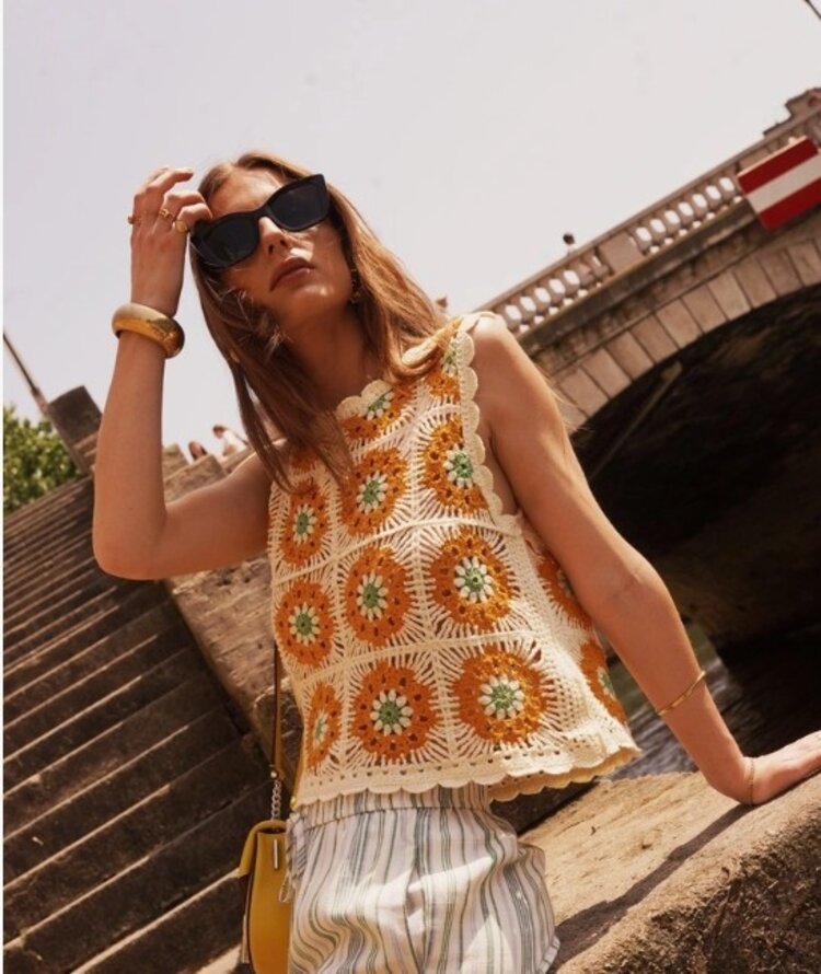 Sillie crochet flower top