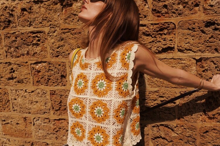 Sillie crochet flower top