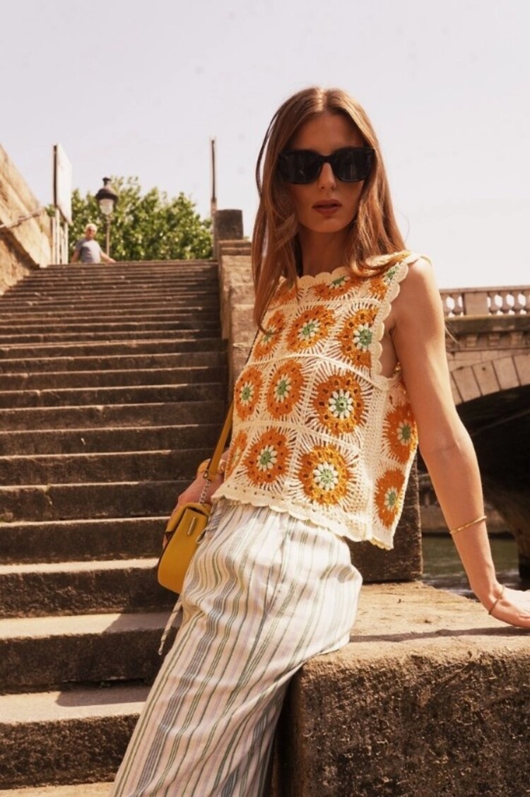 Sillie crochet flower top