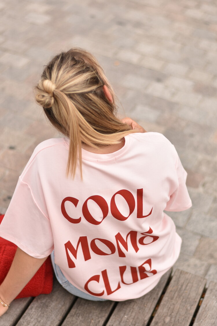 Sillie Cool moms club t-shirt