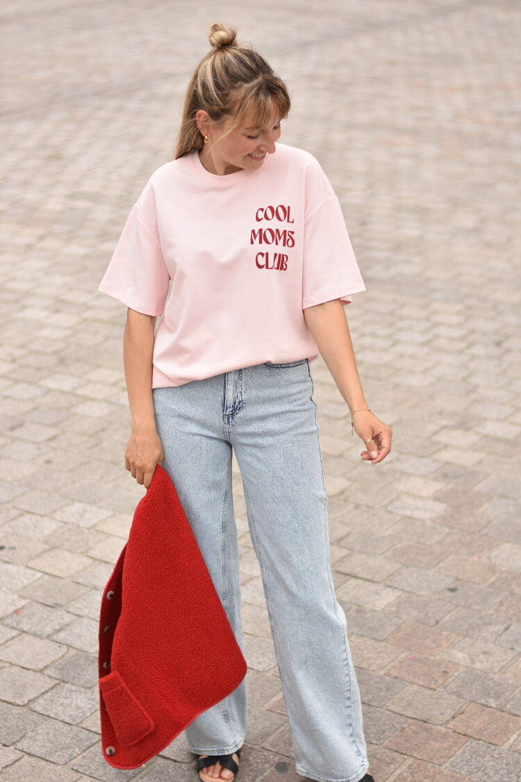 Sillie Cool moms club t-shirt