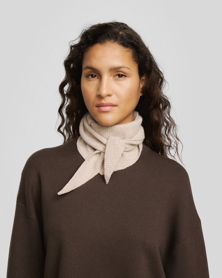 Moss Copenhagen lowee triangle scarf - beige