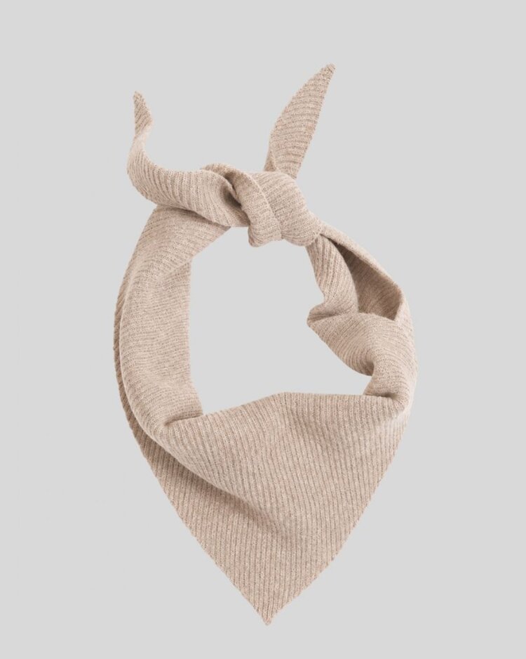 Moss Copenhagen lowee triangle scarf - beige