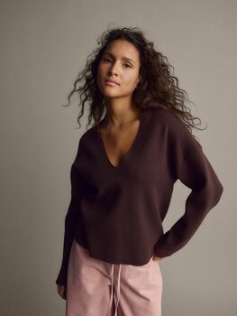 Moss Copenhagen lare v-neck pullover - brown