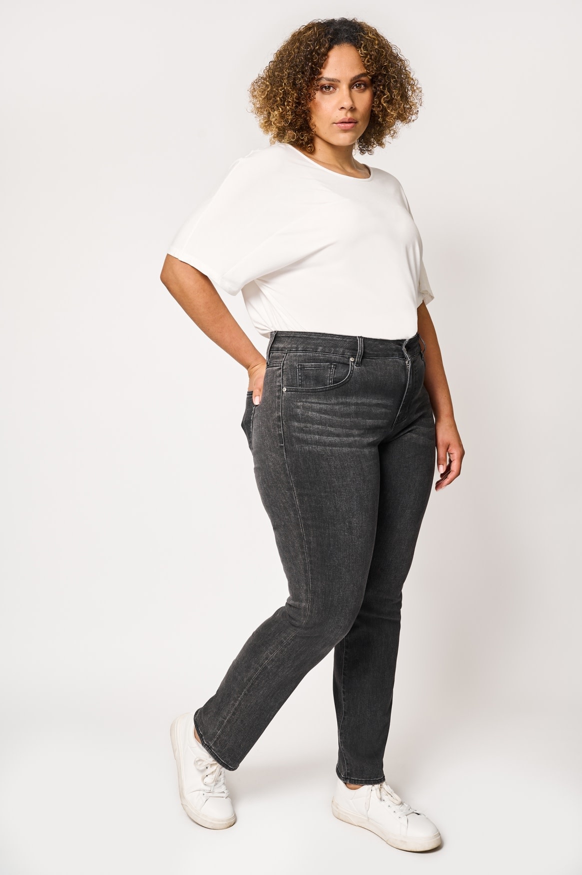 Exxcellent Katie straight leg jeans