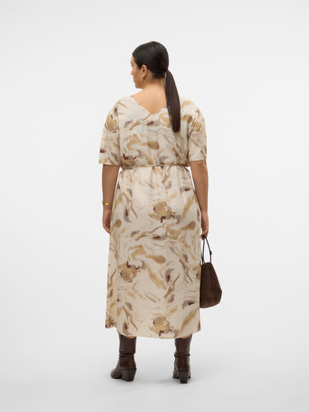 Vero Moda Curve VMCCILLE CHRISTA 2/4 7/8 DRESS WVN GACUR