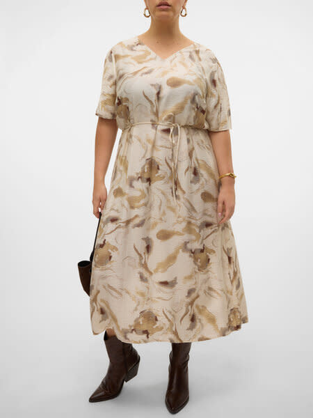 Vero Moda Curve VMCCILLE CHRISTA 2/4 7/8 DRESS WVN GACUR