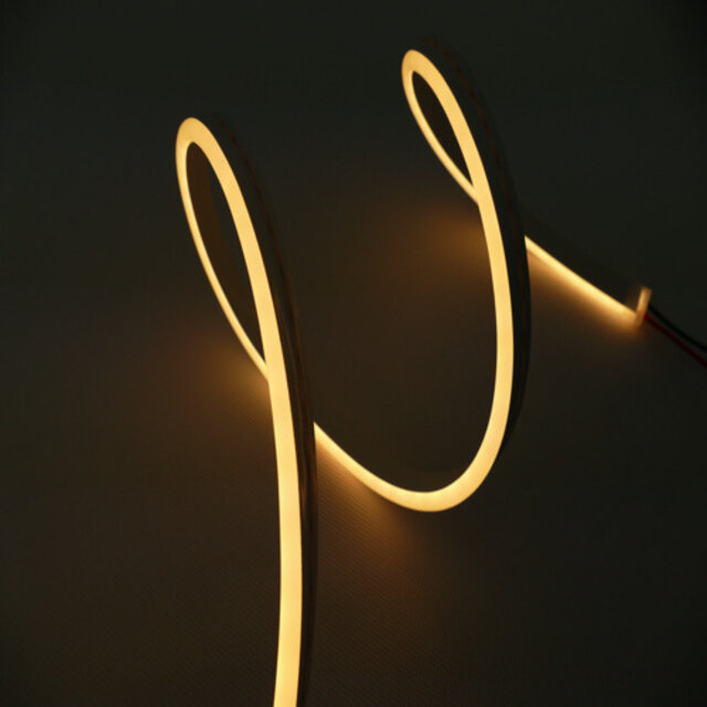 Neon Flex LED strip 24 volt 2700 kelvin extra warm wit 9,6W 1000LM 6x12mm IP65 – 5 meter