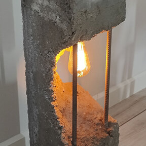 Elmar Design Industriële Lampen model 2 Heipaal staand model.