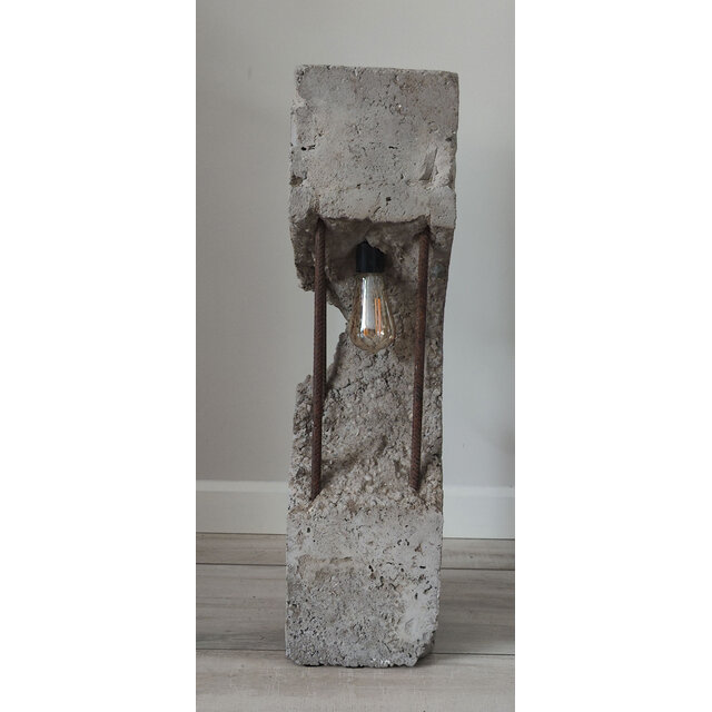 Elmar Design Industriële Lampen model 2 Heipaal staand model.