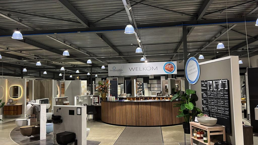 LED verlichting voor complete winkel showroom Luc van den Berg