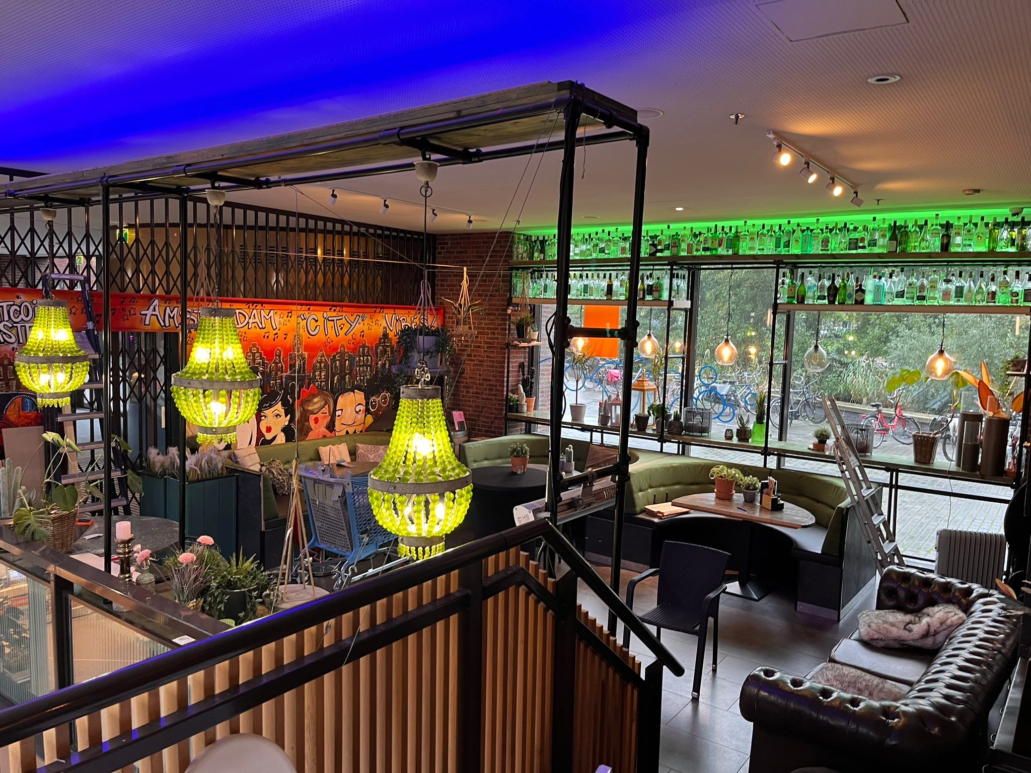 Sfeervolle LED strips in het restaurant
