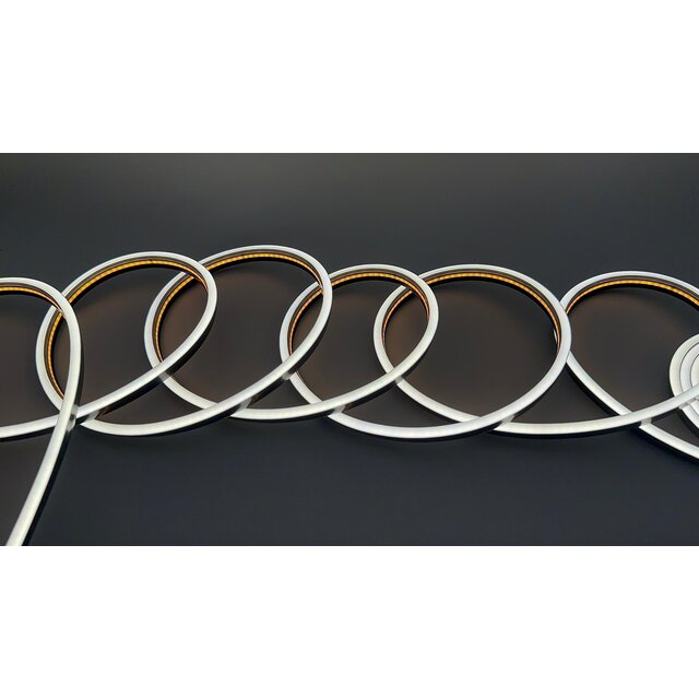 Zwarte Mini Neon Flex LED strip 24 volt 2700 kelvin extra warm wit 12W 980LM 4x8mm IP65 – 3 meter