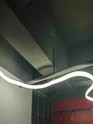 360 graden 30mm plafondklem en/of muur met ophangkabel set