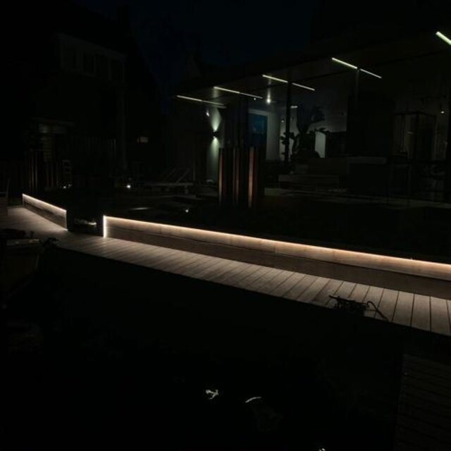 Waterdichte LED strip warm wit 3000K 8W 700LM 240LED p/m 48VDC IP68 - 30 meter