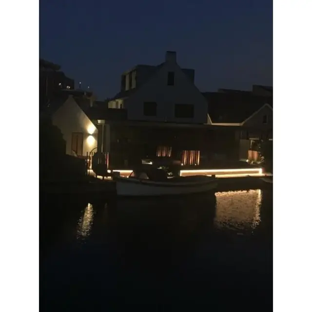 Waterdichte LED strip warm wit 3000K 8W 700LM 240LED p/m 48VDC IP68 - 5 meter