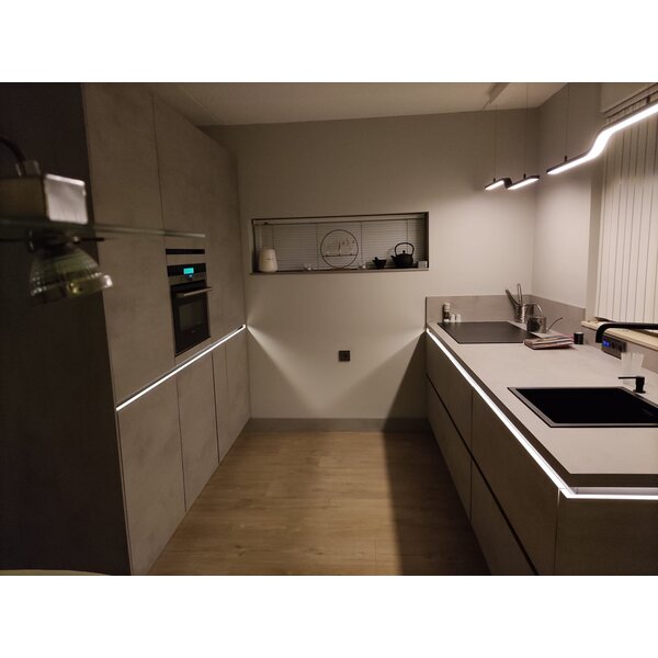 Luksus LED profielen Zwart LED profiel inclusief klikafdekking 15 x 6mm - 301ZWART