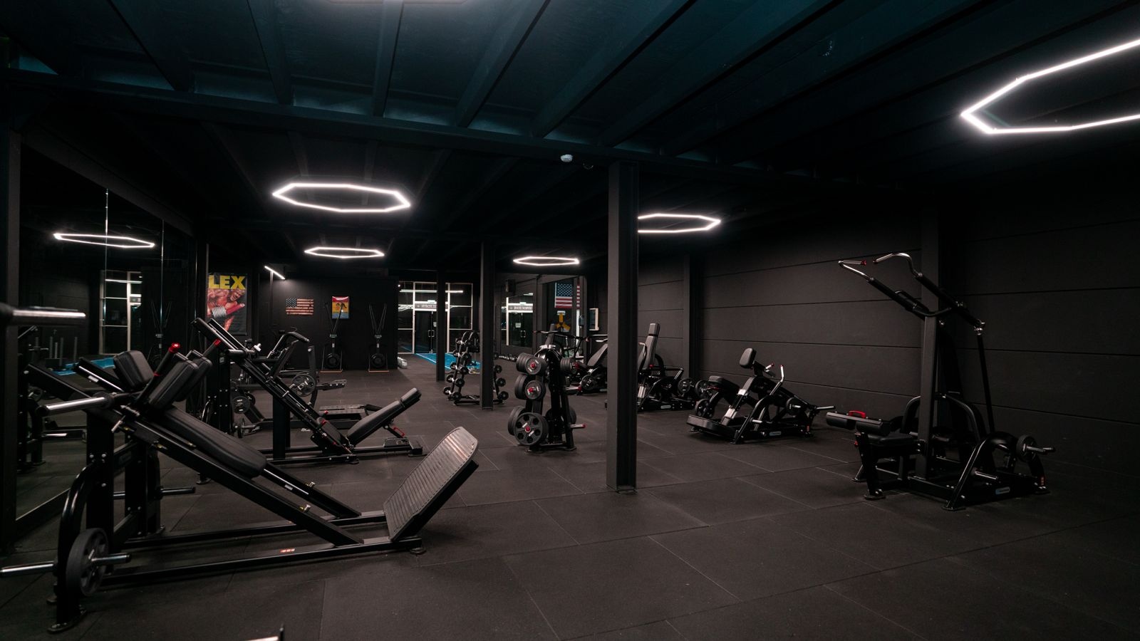 Sportschool Star City Lelystad met professionele LED-verlichting en strakke lichtlijnen