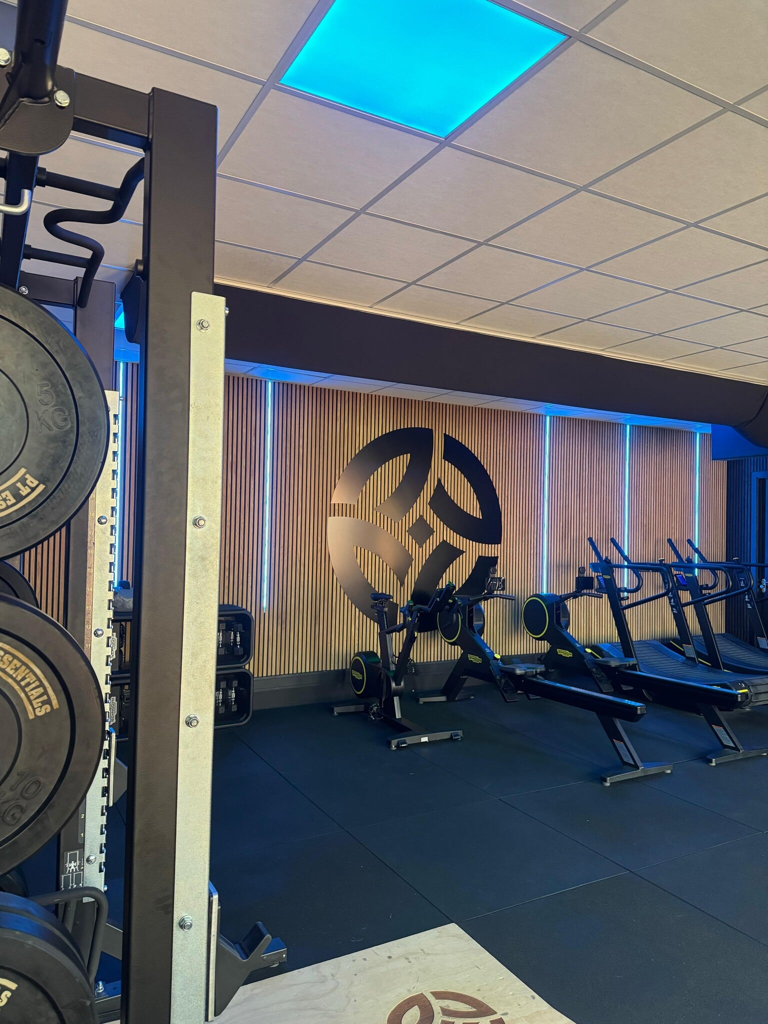 Projectaanzicht van Sport Natural Amsterdam LED Upgrade met indirecte LED-verlichting