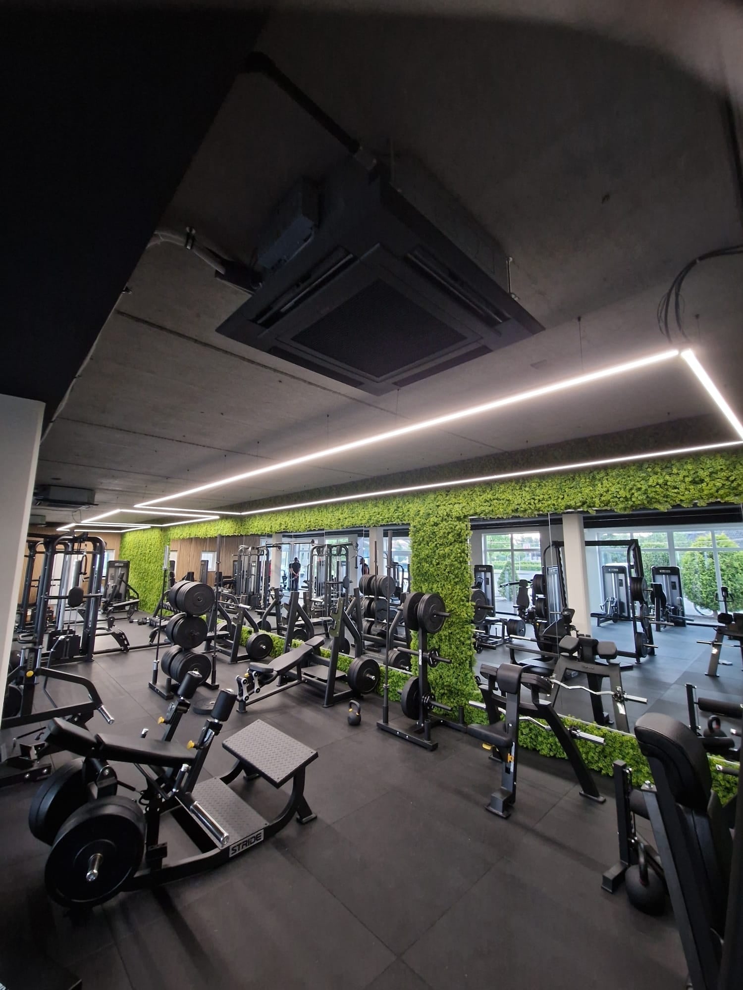 RGBWW LED-verlichting Kraftwerk Neuhof met professionele LED-verlichting en strakke lichtlijnen