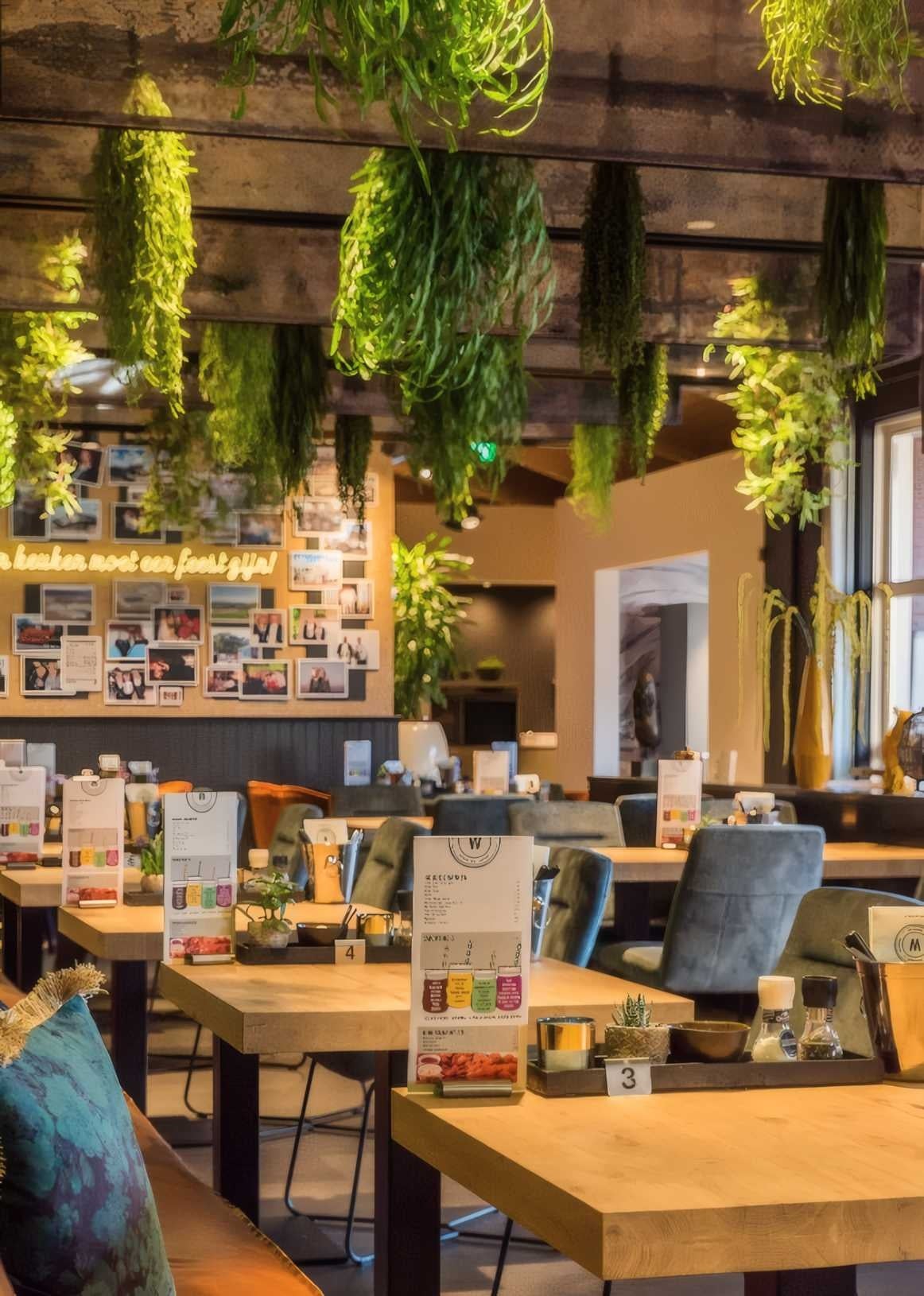 Projectaanzicht van Volledig lichtplan met railverlichting voor Werelds Inside Lunchroom met indirecte LED-verlichting