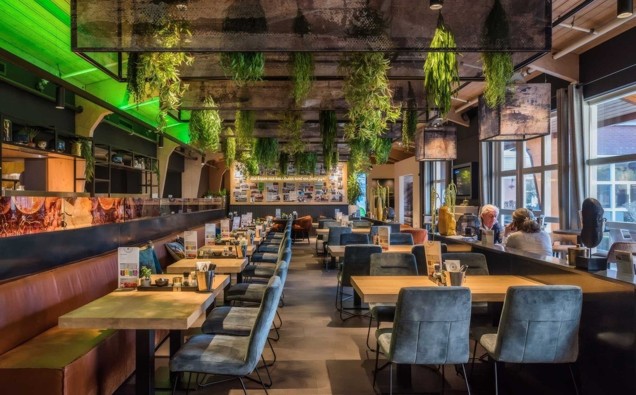 Volledig lichtplan met railverlichting voor Werelds Inside Lunchroom