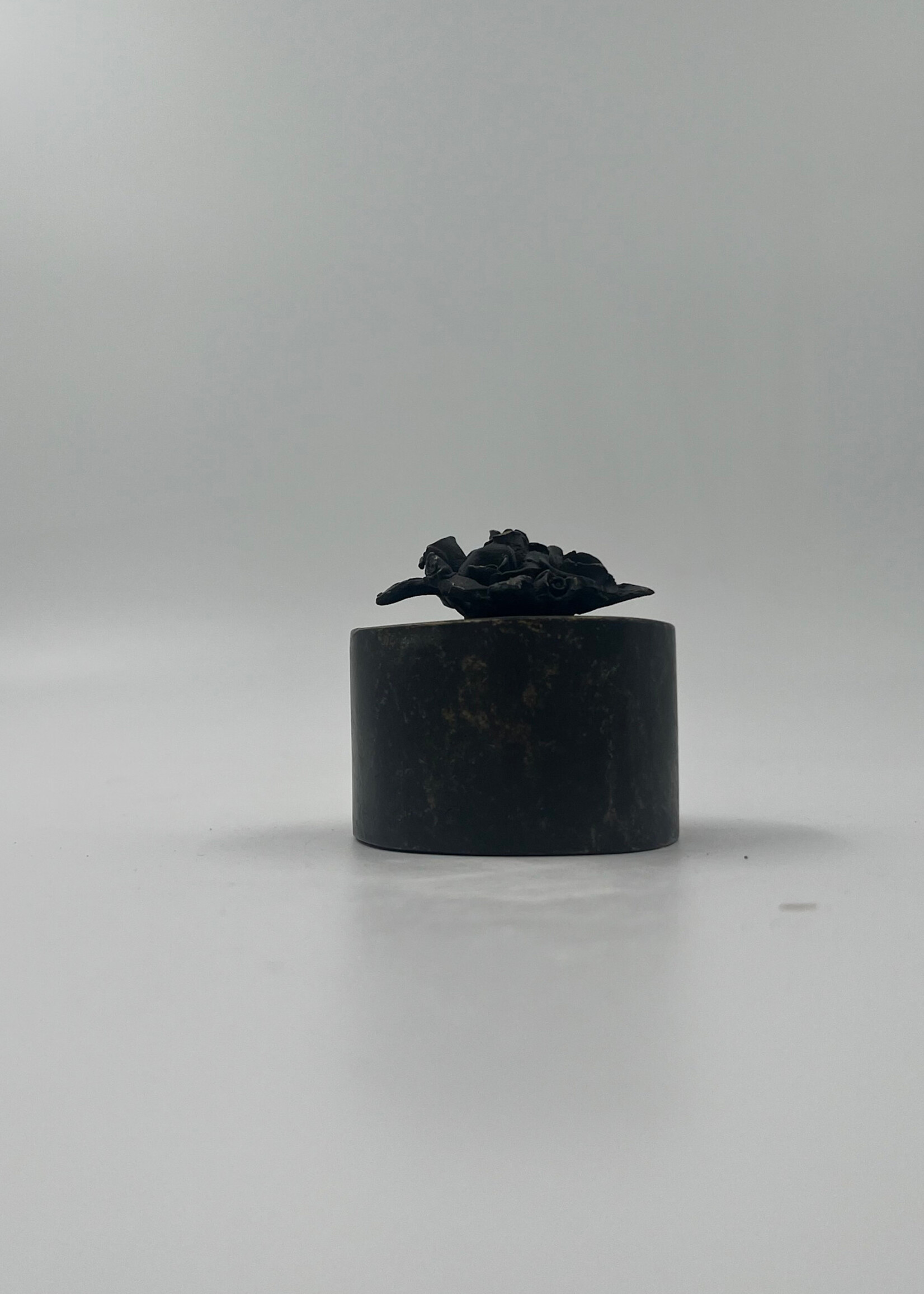 362-Mini-urne en bronze 'Rose'