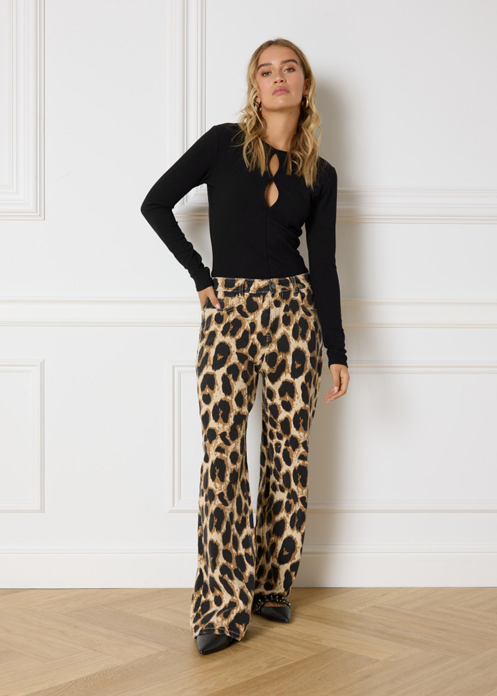 REFINED DEPARTMENT R2412175633