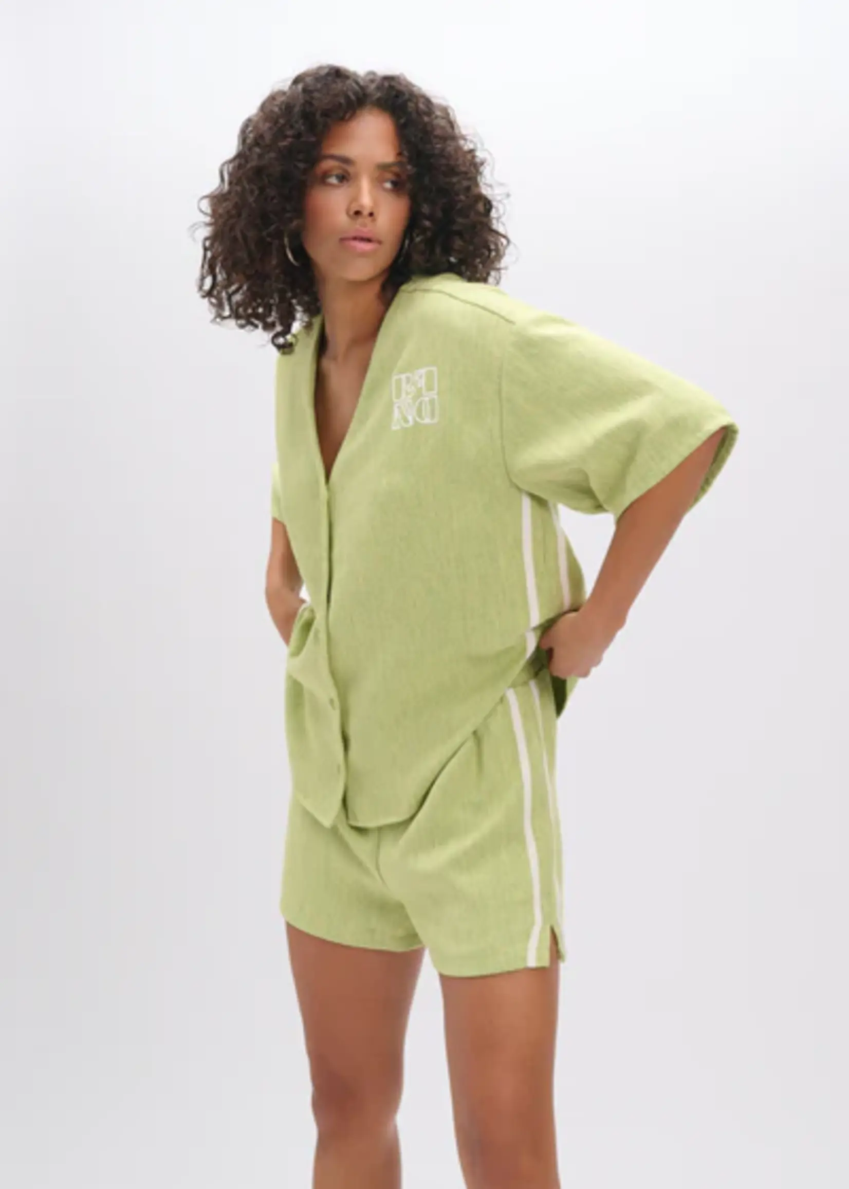 REFINED DEPARTMENT Refined Department Dolly Shorts R2603159933 – Trendy Dames Short | Xavah Zierikzee