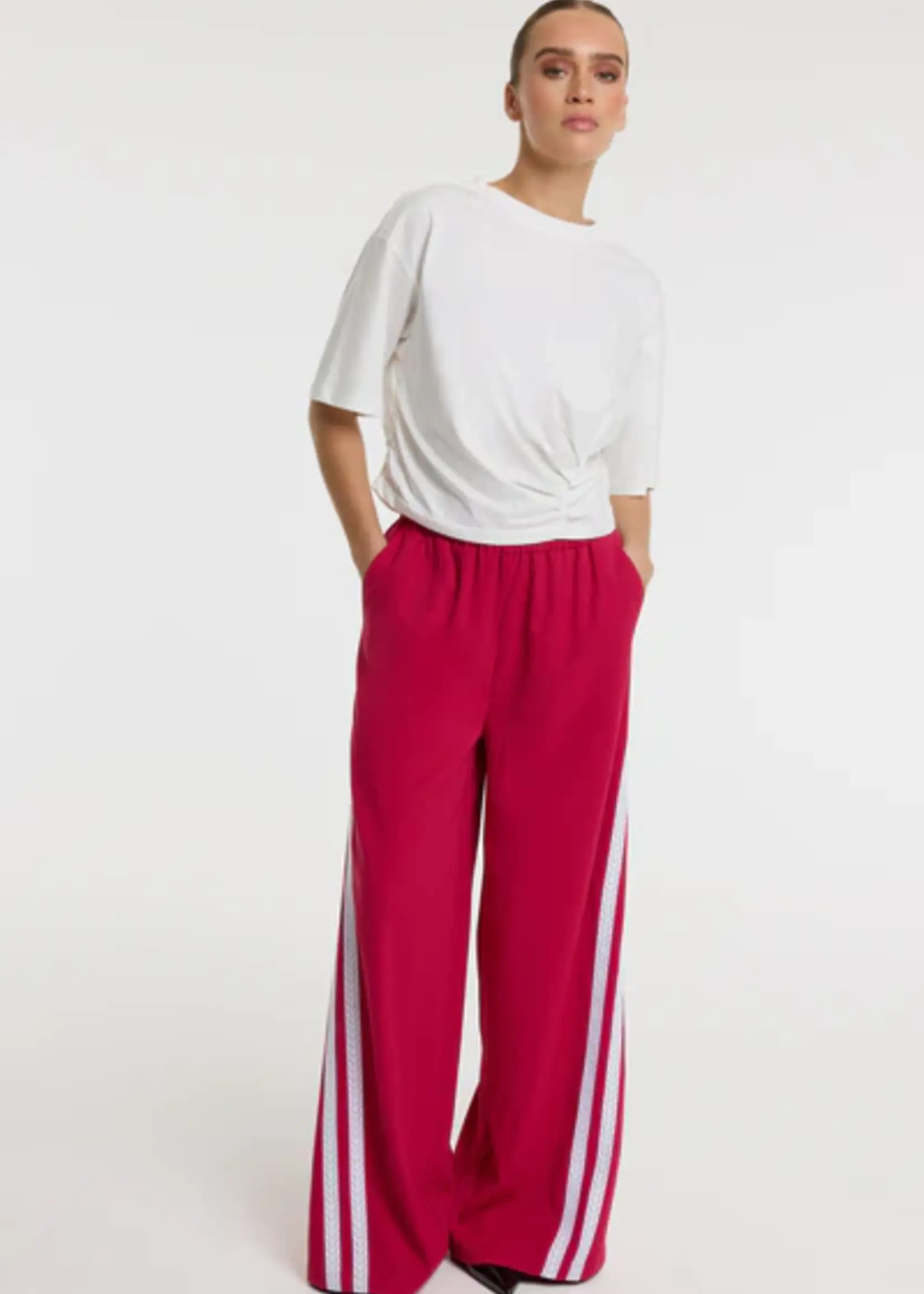 REFINED DEPARTMENT Refined Department Barr T-Shirt R2603717967 – Trendy Dames Shirt | Xavah Zierikzee