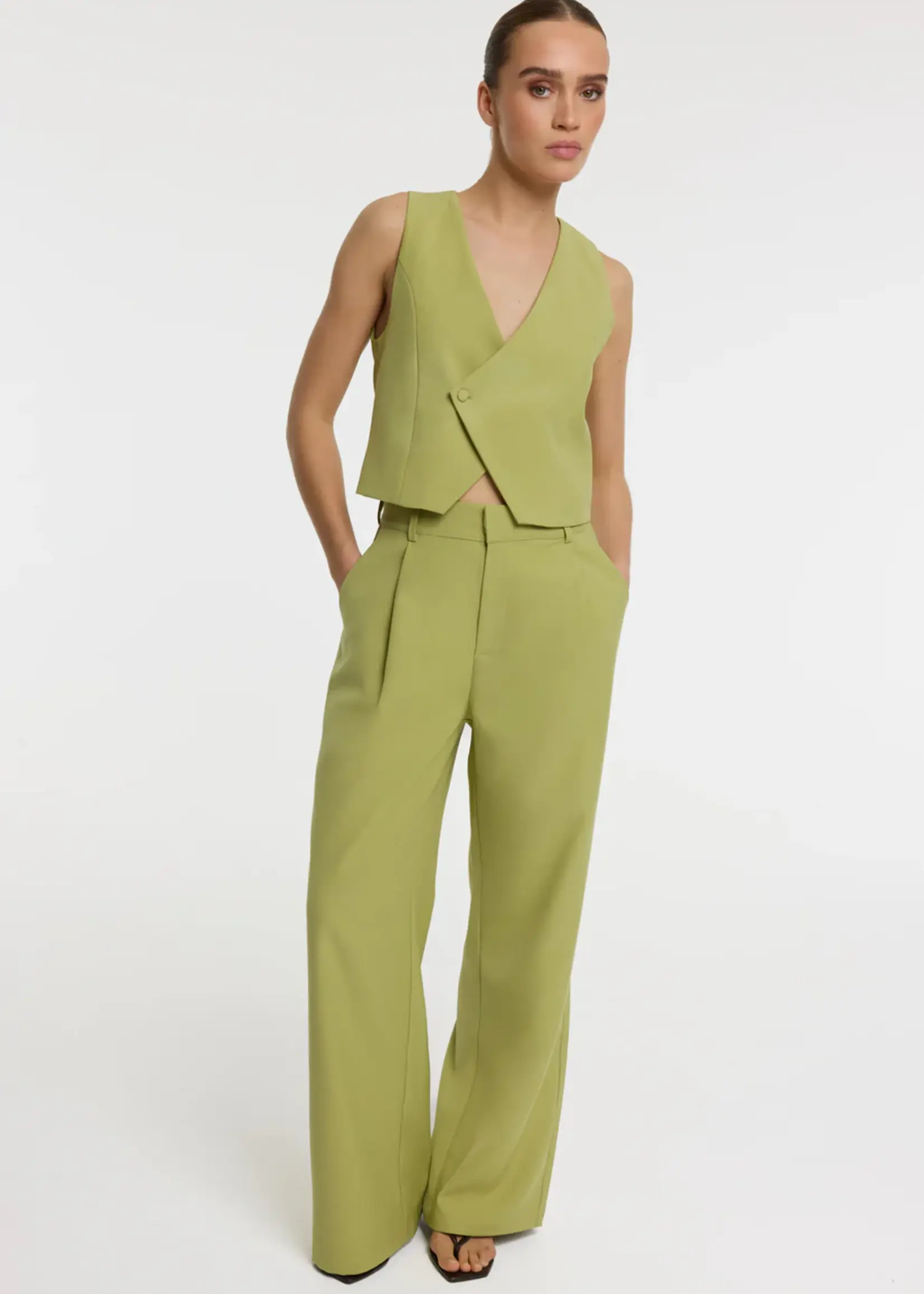 REFINED DEPARTMENT Refined Department Puck Pants | Trendy Dames Broek | Xavahuit Zierikzee