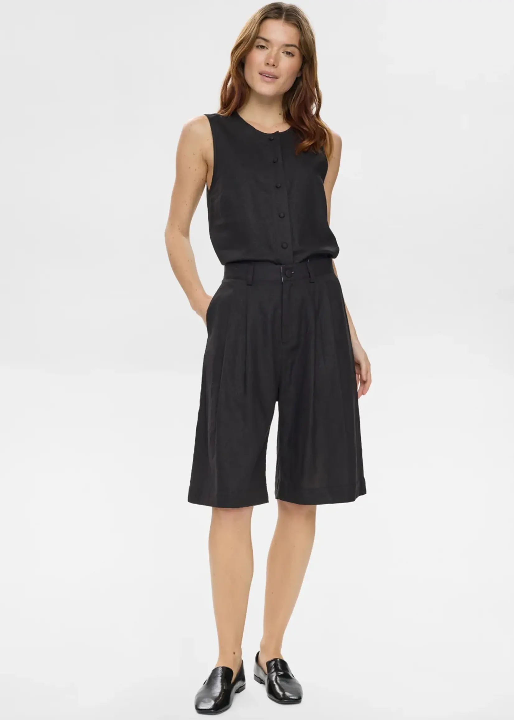 Nümph Nümph Nualani Shorts Caviar – Zwarte Dames Short | Nümph